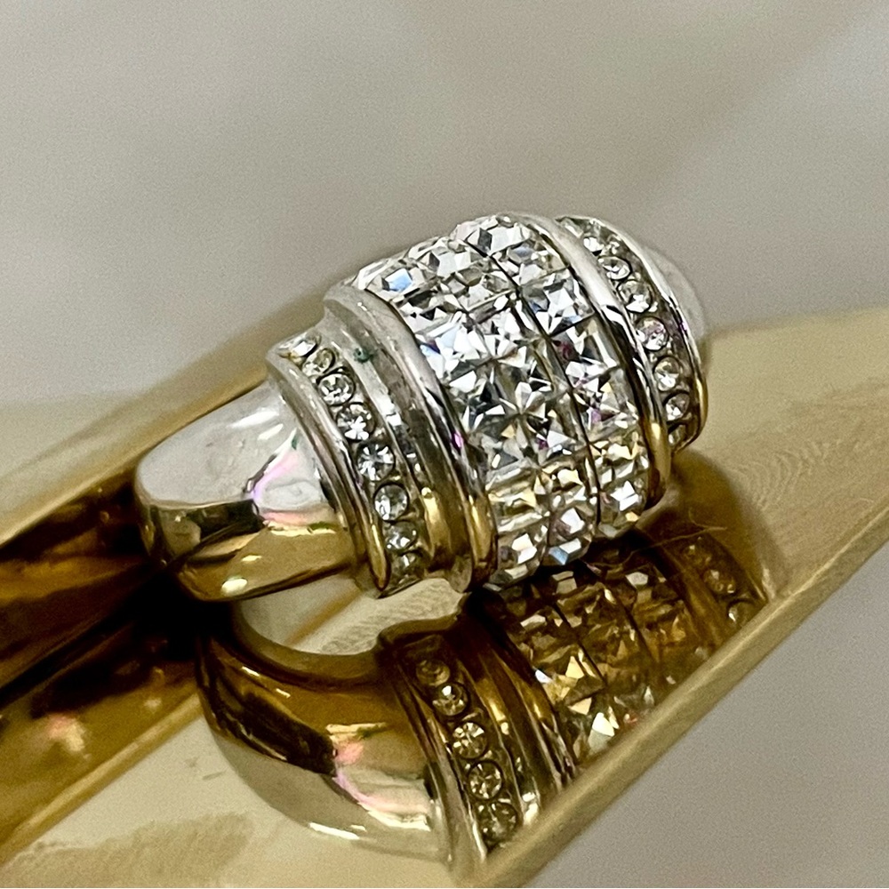 Brilliant Silver Rhinestone Ring as 7